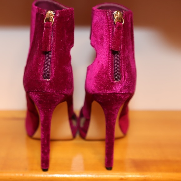 Shoe Dazzle Tatia Stiletto Heeled Sandal in Magenta | Size 9 - Picture 9 of 10